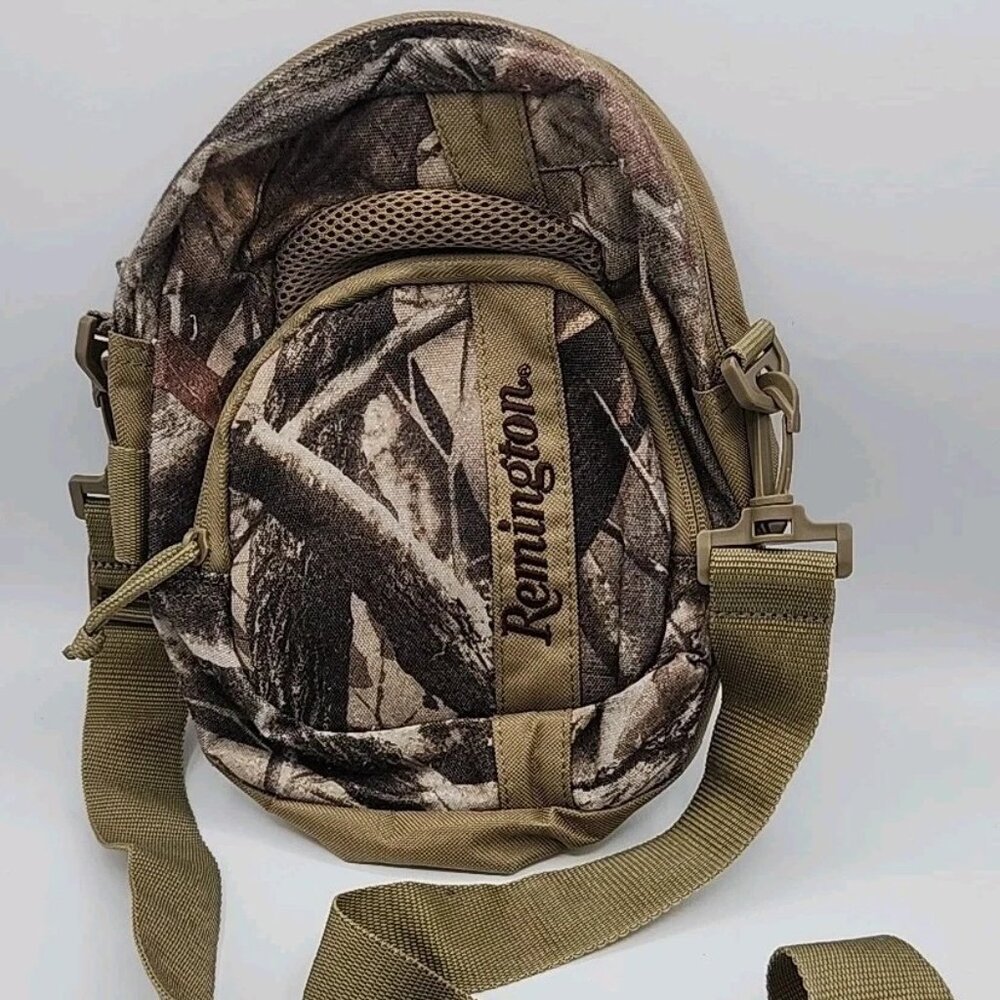 Remington Camo 2 Pouch Zip Up Side Ammo Bag Minor Interior Wear Pictured EUC
